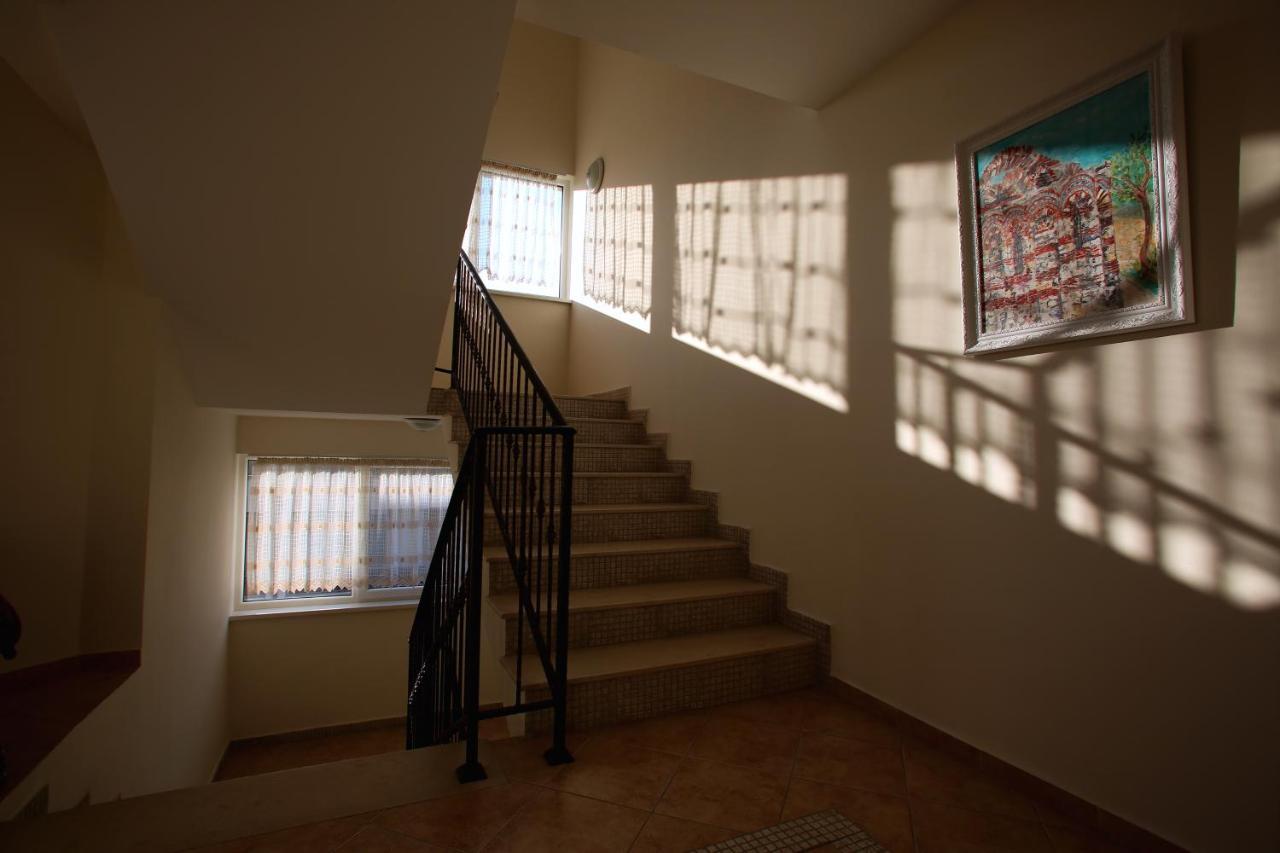 רבדה Villa Livia Boutique Apartments מראה חיצוני תמונה