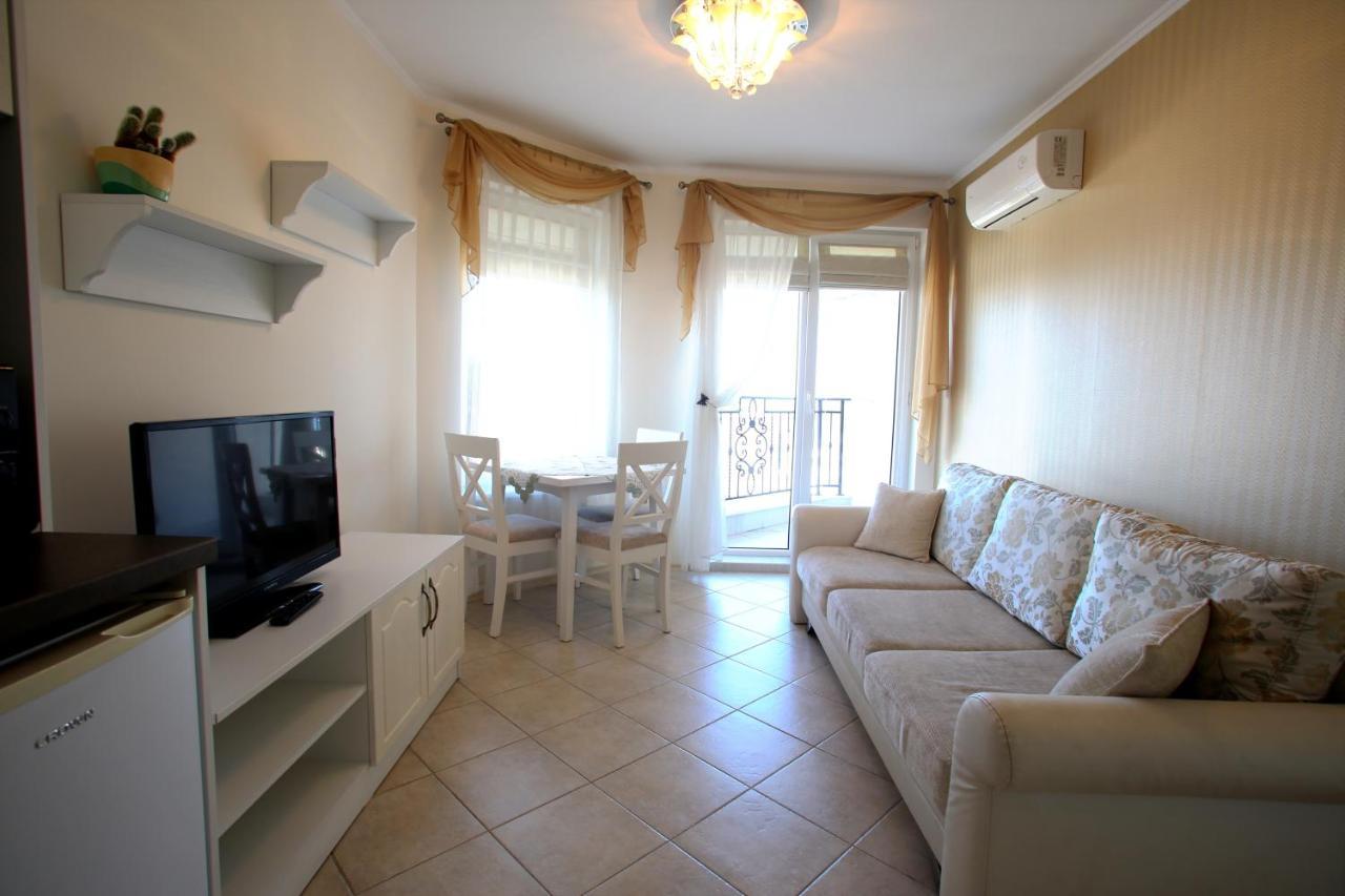 רבדה Villa Livia Boutique Apartments מראה חיצוני תמונה